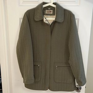 Nuage Collection Quilted Zipper Jacket.